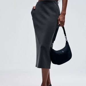 Lululemon softstreme skirt high rise midi 4 🖤